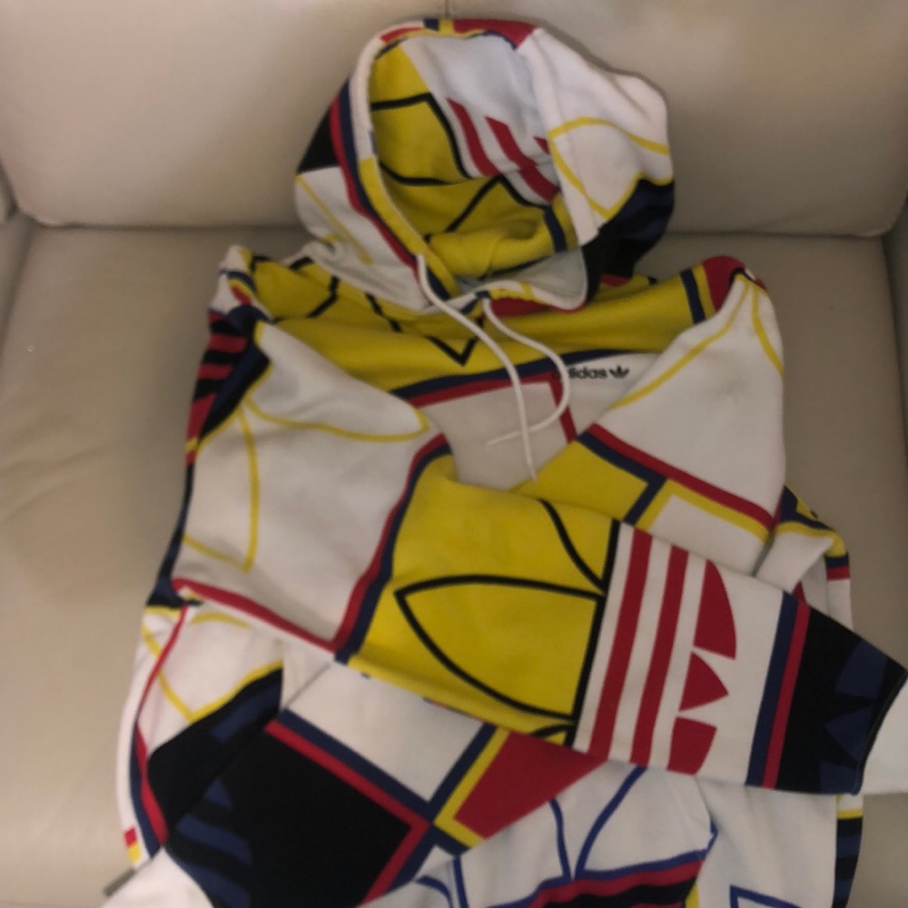 Adidas Sweater only worn once in great condition